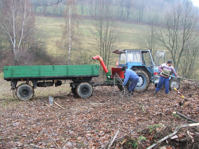 Drtič větví PIRBA za traktor + vlečka-sleva 5 %