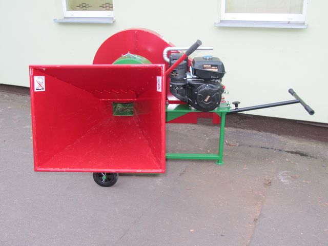 Špalíkovač Pirana Longa el.motor 4 kW- sleva 5%