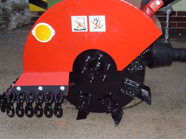 Pařezová fréza Bystroň za traktor