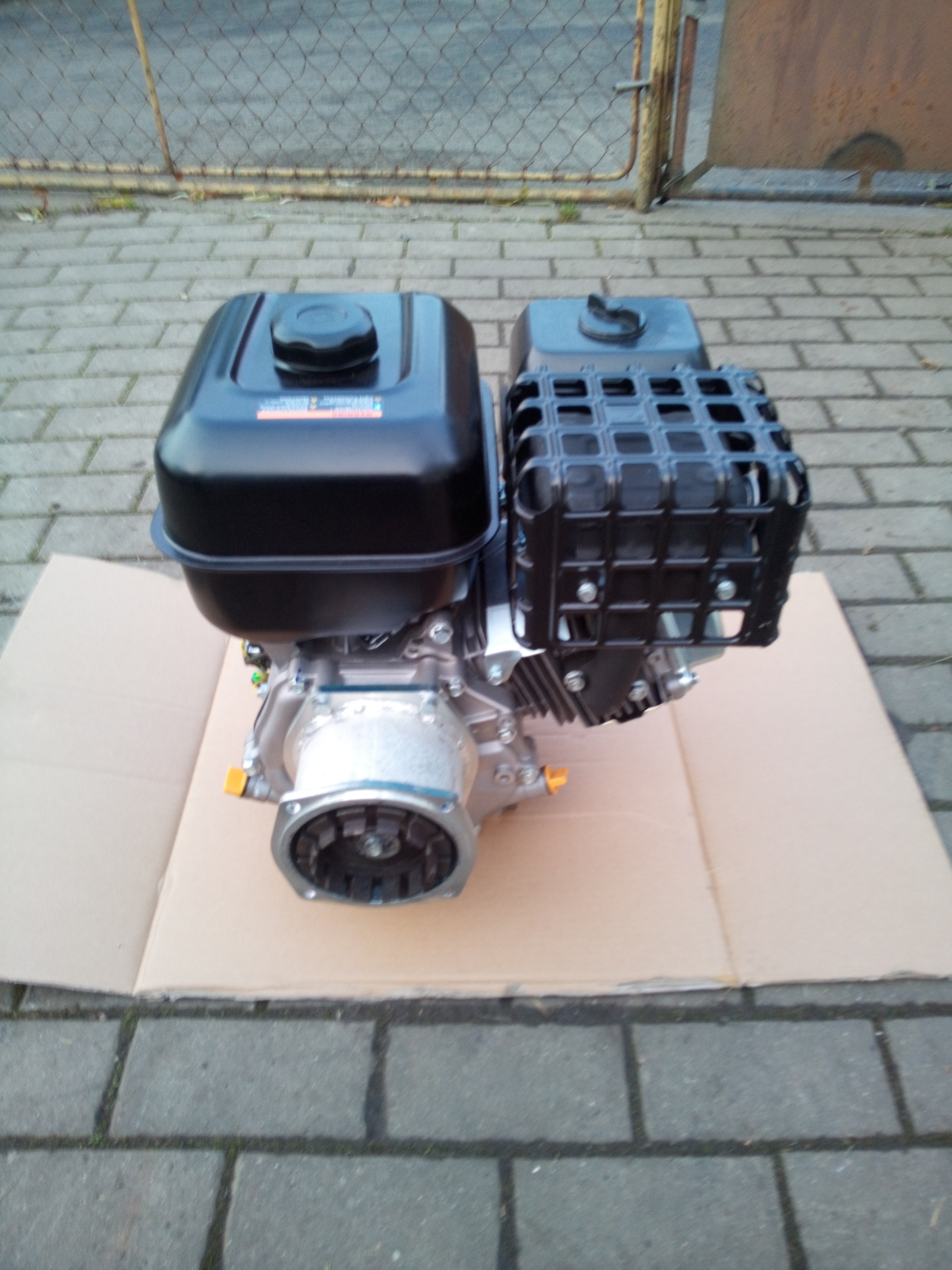 Kompletní přestavba MF 70 - motor Zongshen 9 HP