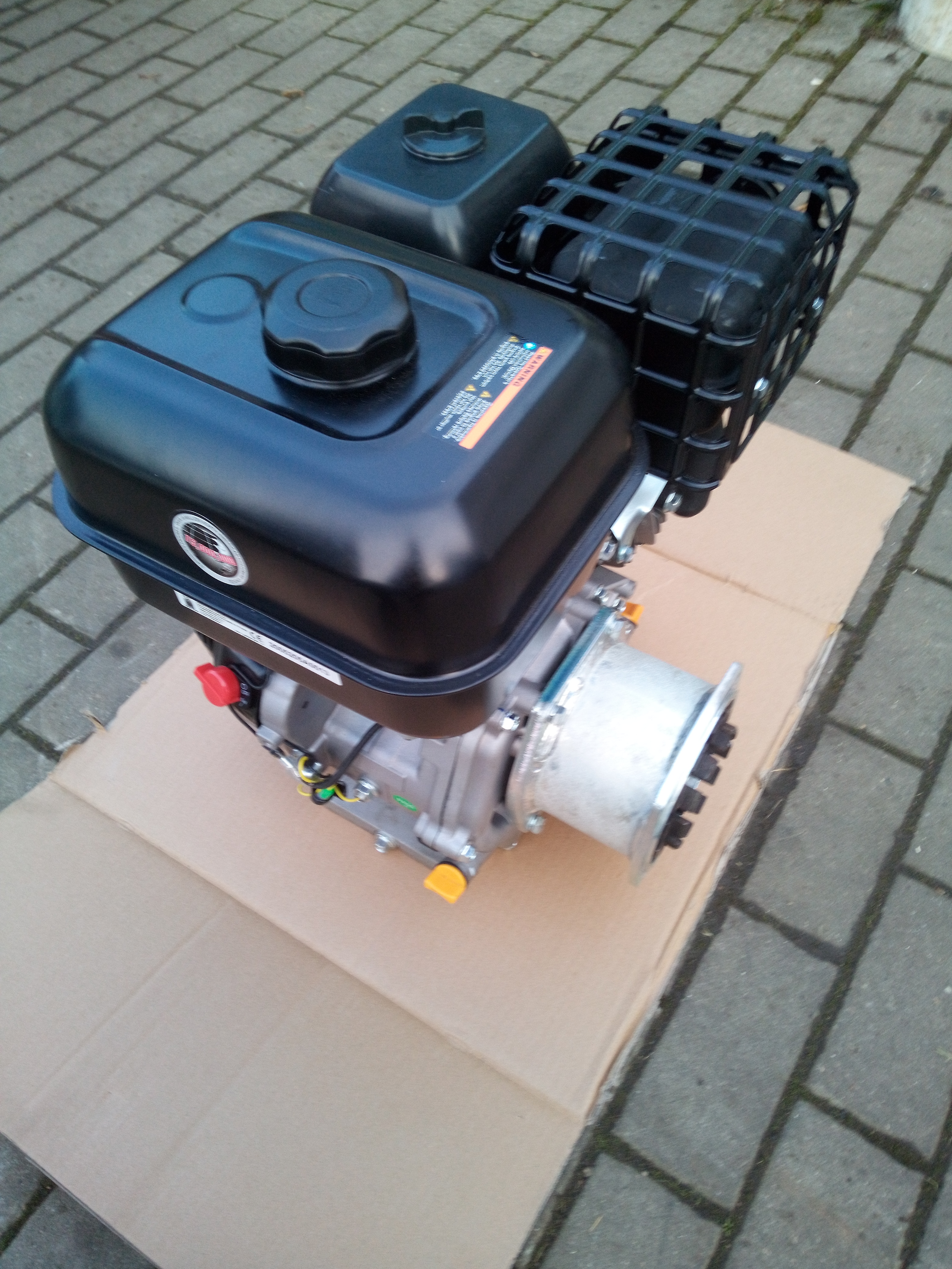 Kompletní přestavba MF 70 - motor Zongshen 9 HP