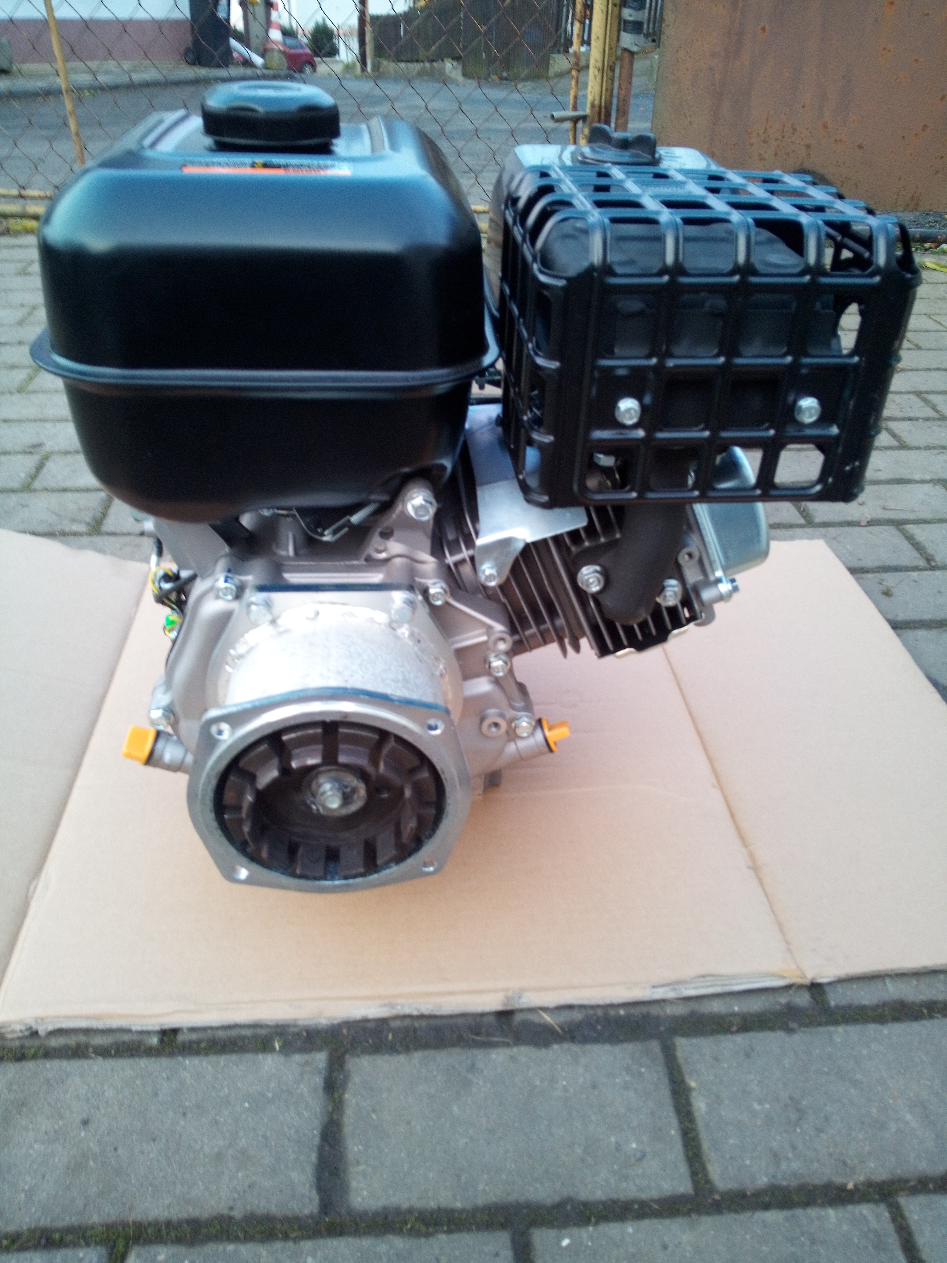 Kompletní přestavba MF 70 - motor Zongshen 9 HP